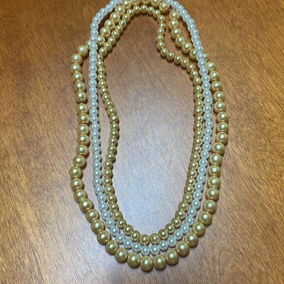 Bundle of Vintage handmade stretch pearl necklaces - Picture 2 of 4